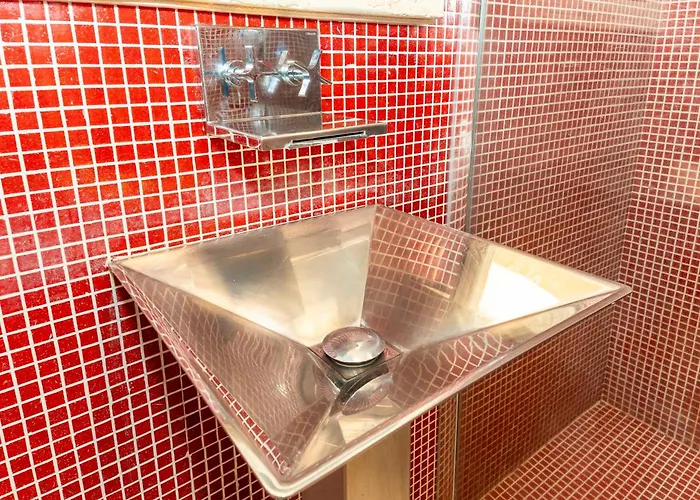 アパート Alexander House